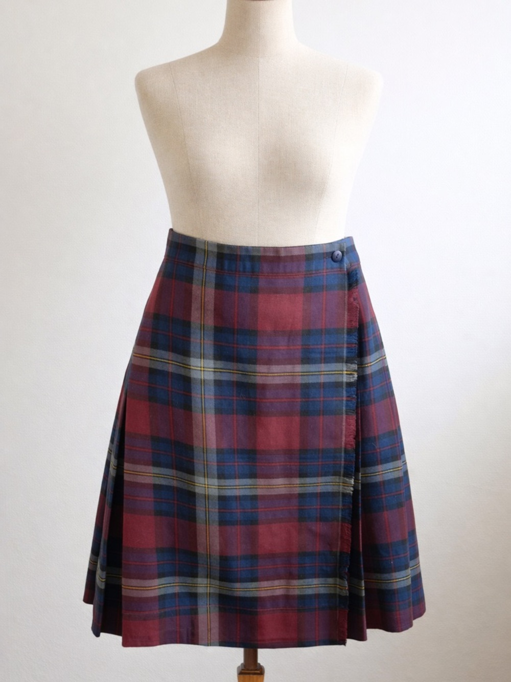 Uniform Plaid Skirt Kilt in Burgundy and Navy